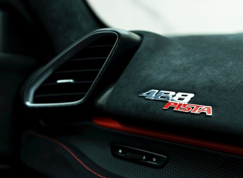 Ferrari 488 Pista Piloti 19