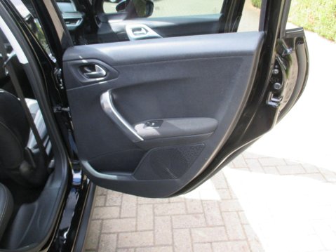 Peugeot 2008 1.2 PureTech Allure Premium Euro 6 (s/s) 5dr 45