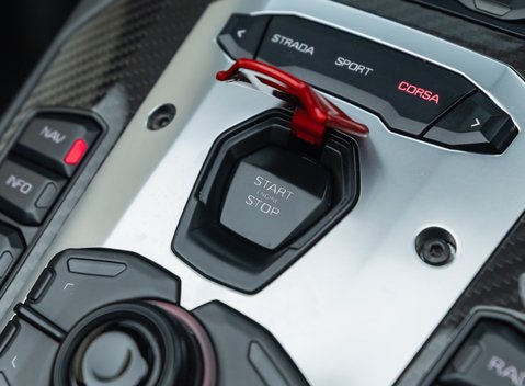 Lamborghini Aventador LP 700-4 ROADSTER 26