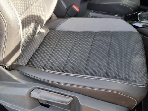 Volkswagen T-Roc R-LINE TSI DSG 27