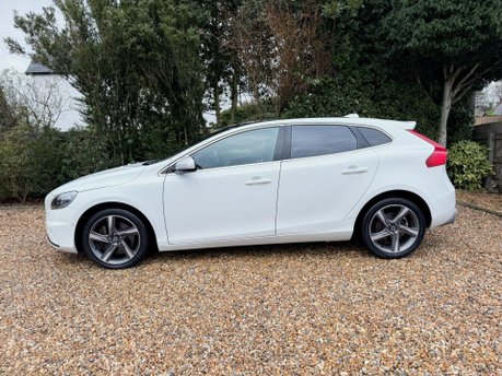 Volvo V40 2.0 D4 R-Design Lux Nav Geartronic Euro 6 (s/s) 5dr 4