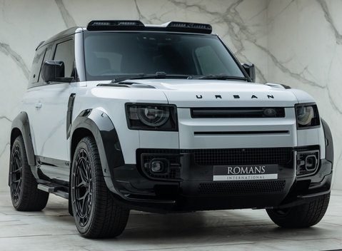 Land Rover Defender 90 V8 P525 URBAN 9