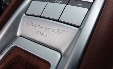 Porsche Carrera GT 31