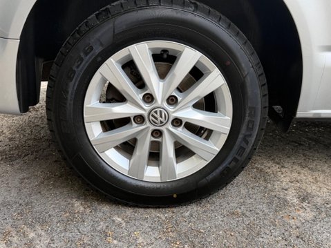 Volkswagen Transporter T28 TDI P/V HIGHLINE 17