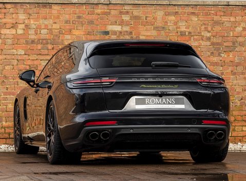 Porsche Panamera Turbo S E-Hybrid Sport Turismo 3