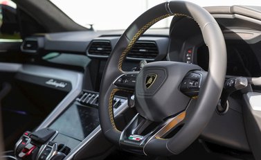 Lamborghini Urus 11
