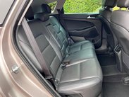 Hyundai TUCSON 2.0 CRDi Premium Auto 4WD Euro 6 5dr 33