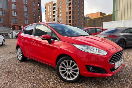 Ford Fiesta TITANIUM X AUTOMATIC! 1 PREVIOUS OWNER! £35 ROAD TAX! 5 SERVICES!