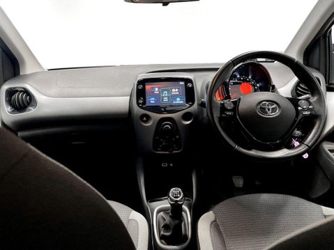 Toyota Aygo 1.0 VVT-i x-play Hatchback 5dr Petrol Manual Euro 6 (s/s) (71 ps) Bluetooth 19