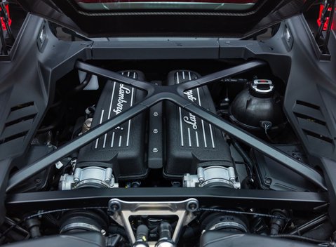 Lamborghini Huracan TECNICA 37