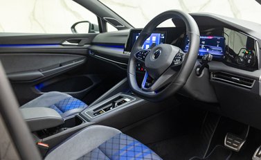 Volkswagen Golf R TSI 4MOTION 13