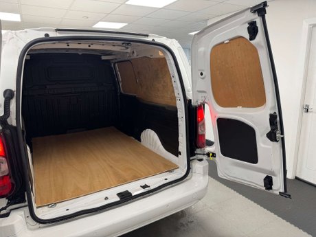 Vauxhall Combo 1.5 Combo 2300 SportIVE TD S/S 27