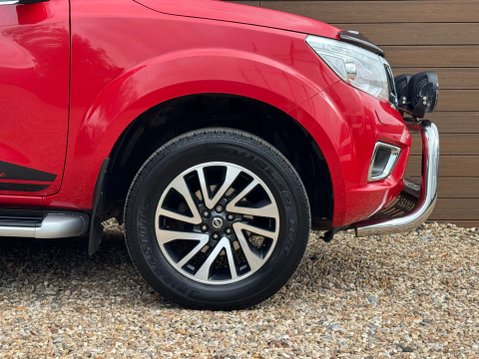 Nissan Navara 2.3 Navara Tekna dCi 4WD 5dr 12