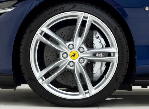 Ferrari Roma 8