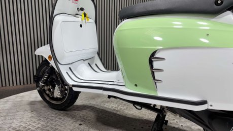 Royal Alloy GT 2020 ONLY 1K 1 OWNER SCOOTER LONG MOT MODERN RETRO 125CC 24