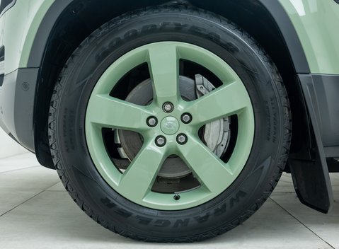 Land Rover Defender 110 D300 75TH LIMITED EDITION 27