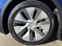 Tesla Model Y (Dual Motor) Long Range SUV 5dr Electric Auto 4WDE (384 bhp) 17
