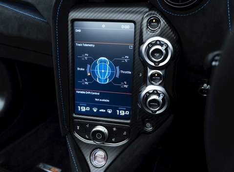 McLaren 765LT Spider 25