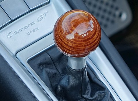 Porsche Carrera GT 13