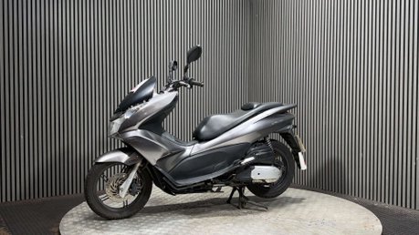 Honda PCX 2011 38K RUNNING PROJECT SCOOTER SPARES OR REPAIR 125CC 5