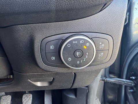 Ford Fiesta 1.0T EcoBoost Zetec Hatchback 5dr Petrol Manual Euro 6 (s/s) (100 ps) 19