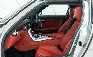 Mercedes-Benz SLS AMG 14