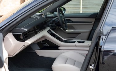 Porsche Taycan Turbo 16