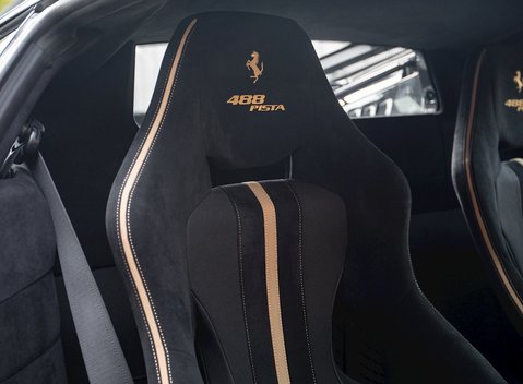 Ferrari 488 Pista 13