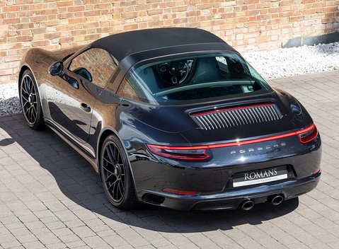 Porsche 911 (991.2) Targa 4 GTS 10