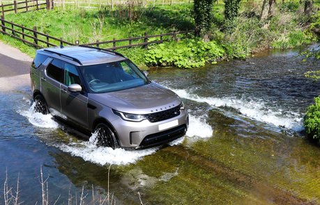 Substantial savings on main dealer prices for all LAND ROVER and RANGE ROVER vehicle SERVICING at SEEKER UK