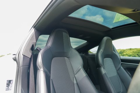 Porsche 911 CARRERA 4S 10