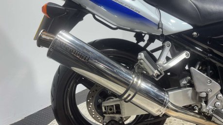 Suzuki Bandit 1200 2005 ONLY 21K NEW MOT SERVICED VERY CLEAN ICONIC MK2 NAKED 42