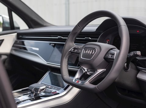 Audi SQ7 11