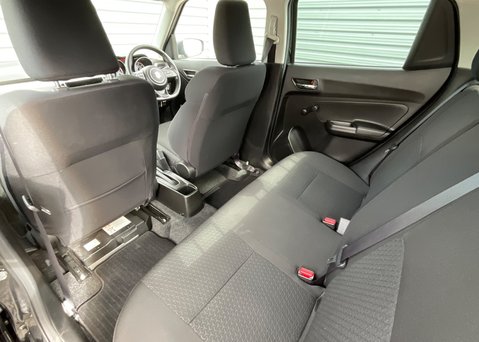 Suzuki Swift SZ-T DUALJET MHEV 10