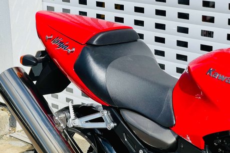 Kawasaki ZX ZX12-R 10