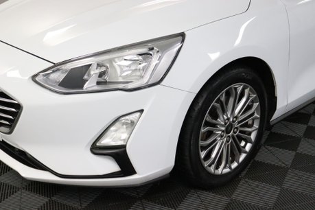 Ford Focus TITANIUM X 31