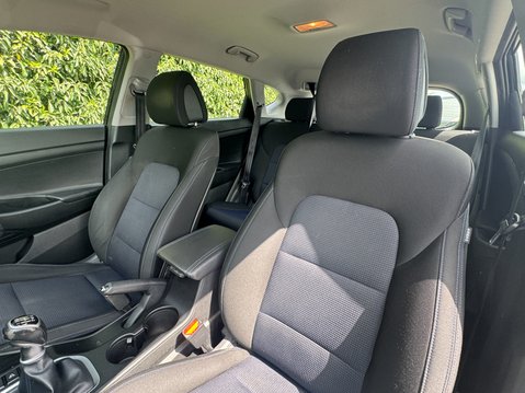Hyundai TUCSON 1.6 GDi Blue Drive SE Nav SUV 5dr Petrol Manual Euro 6 (s/s) (132 ps) 8