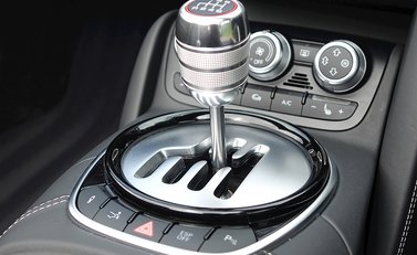 Audi R8 V10 Spyder 7