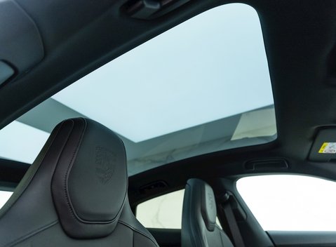 Porsche Taycan 4S 11