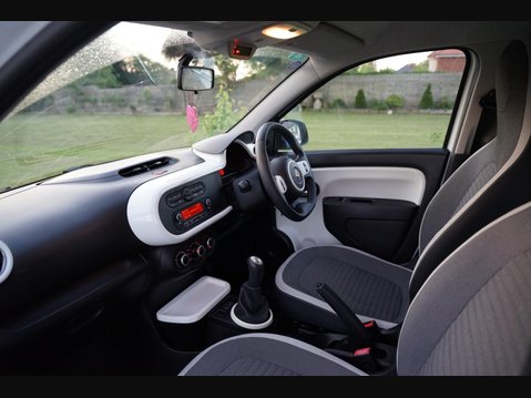 Renault Twingo 1.0 SCe Play Euro 6 5dr 23