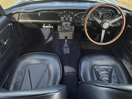 Aston Martin DB6 MANUAL 54