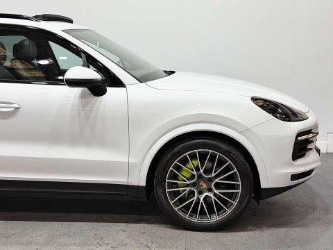 Porsche Cayenne 3.0 V6 E-Hybrid 14kWh SUV 5dr Petrol Plug-in Hybrid TiptronicS 4WD Euro 6 ( 15