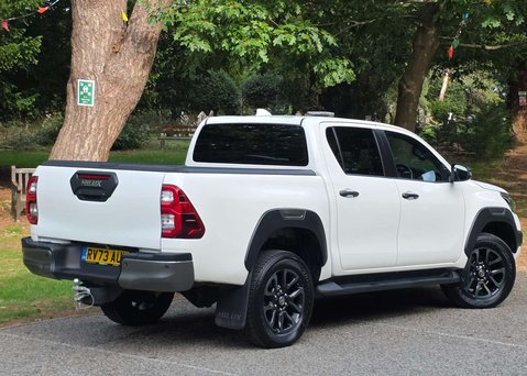 Toyota Hilux 2.8 HI-Luxury Invincible X D-4D 4WD Double Cab Auto 4WD 5dr 48