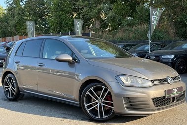 Volkswagen Golf GTD - PANORAMIC ROOF - ACC - SPORT AND SOUND PACK - CARPLAY