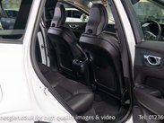 Volvo XC60 2.0 XC60 Momentum B4 MHEV AWD Auto 4WD 5dr 18