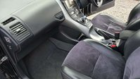 Toyota Auris 1.8 VVT-h T Spirit Hatchback 5dr Petrol Hybrid CVT Euro 5 (s/s) (136 ps) 35