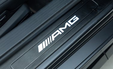 Mercedes-Benz AMG GT R Roadster 31