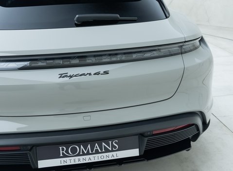 Porsche Taycan 4S Cross Turismo 29