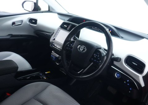 Toyota Prius 1.8 VVT 8.8kWh Business Edition Plus Hatchback 5dr Petrol Plug-in Hybrid CV 43