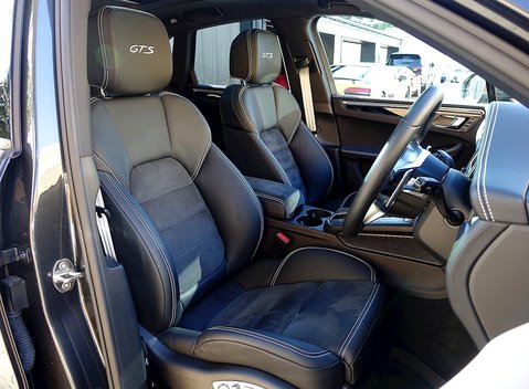 Porsche Macan GTS 15